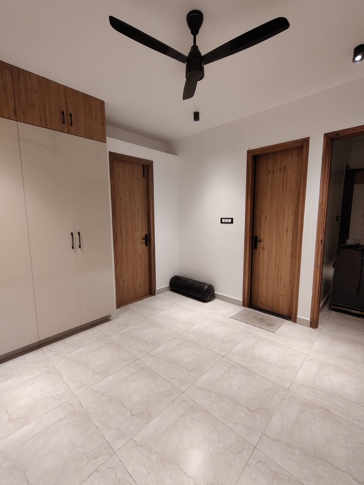 https://findmyroom-property-images-india.s3.ap-south-1.amazonaws.com/yvxme-1719577010287-15042.jpg
