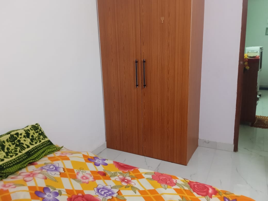 https://findmyroom-property-images-india.s3.ap-south-1.amazonaws.com/yxtqj-1768136139077-54845.jpeg