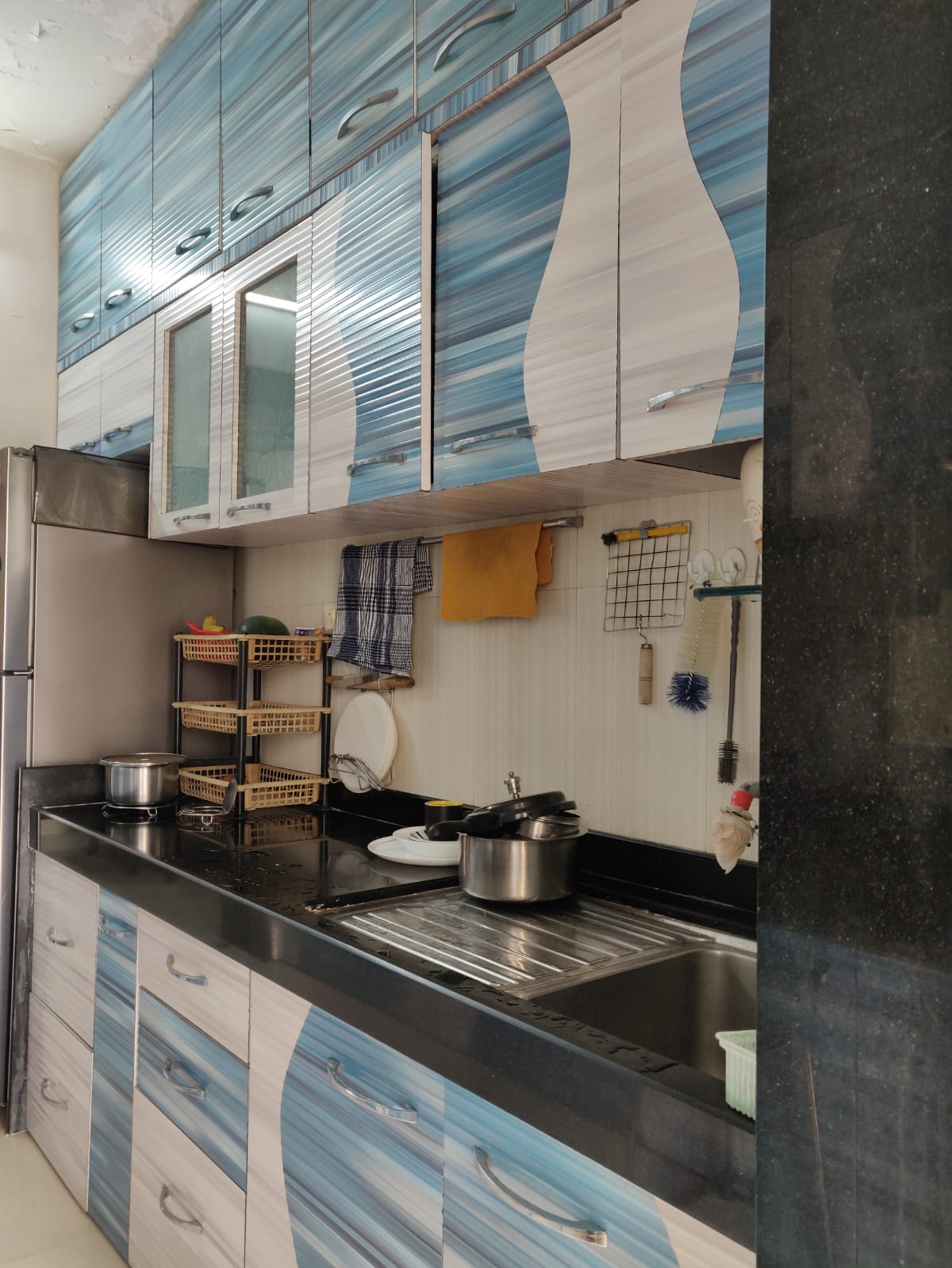 https://findmyroom-property-images-india.s3.ap-south-1.amazonaws.com/yytrz-1744999879671-43378.jpeg