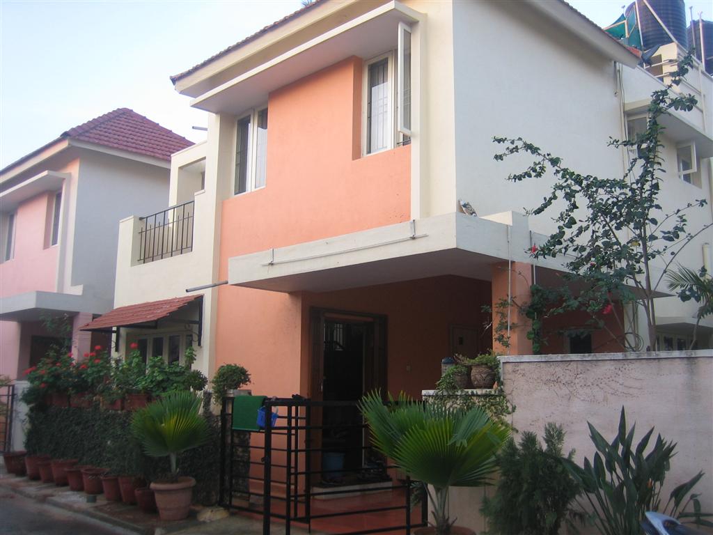 https://findmyroom-property-images-india.s3.ap-south-1.amazonaws.com/yzbue-1729436896265-61138.JPG