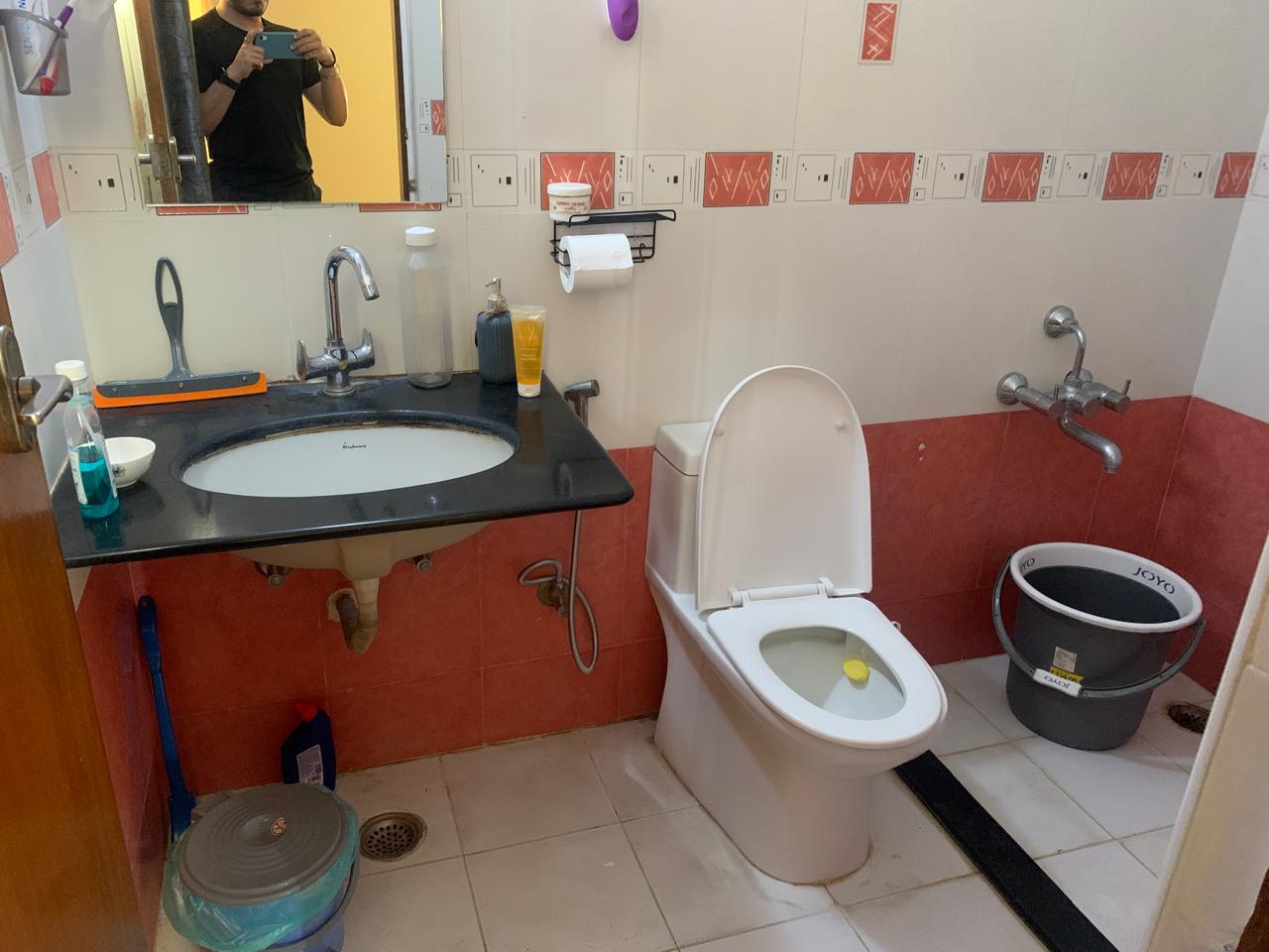 https://findmyroom-property-images-india.s3.ap-south-1.amazonaws.com/yzujn-1732898940480-75884.jpg