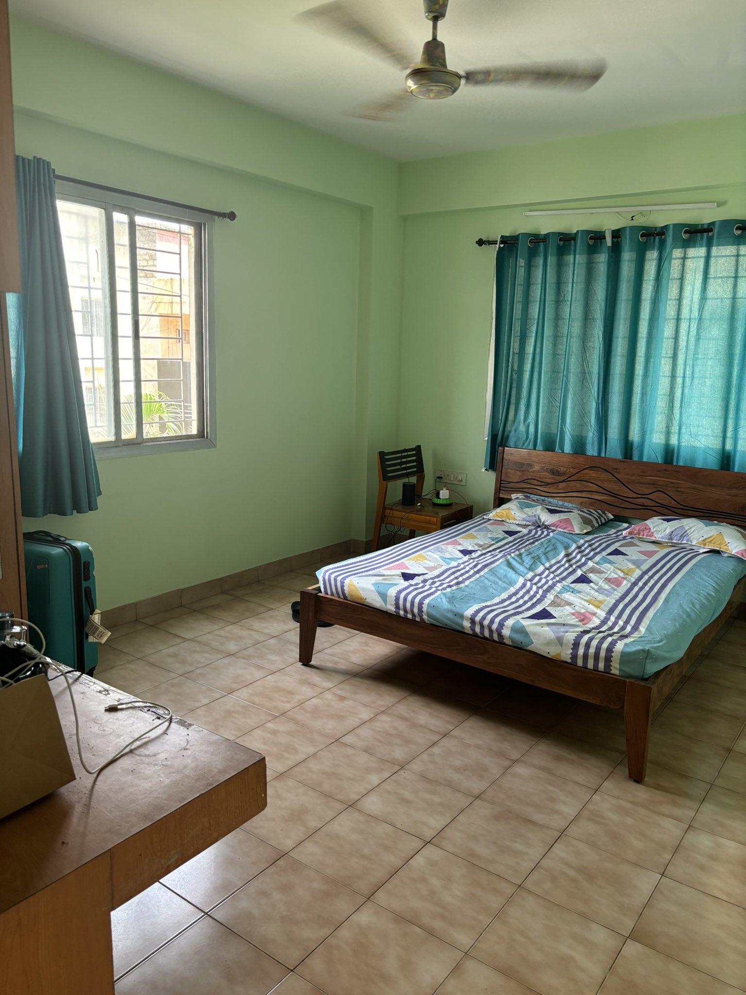 https://findmyroom-property-images-india.s3.ap-south-1.amazonaws.com/zbfnt-1737649133432-20726.jpg