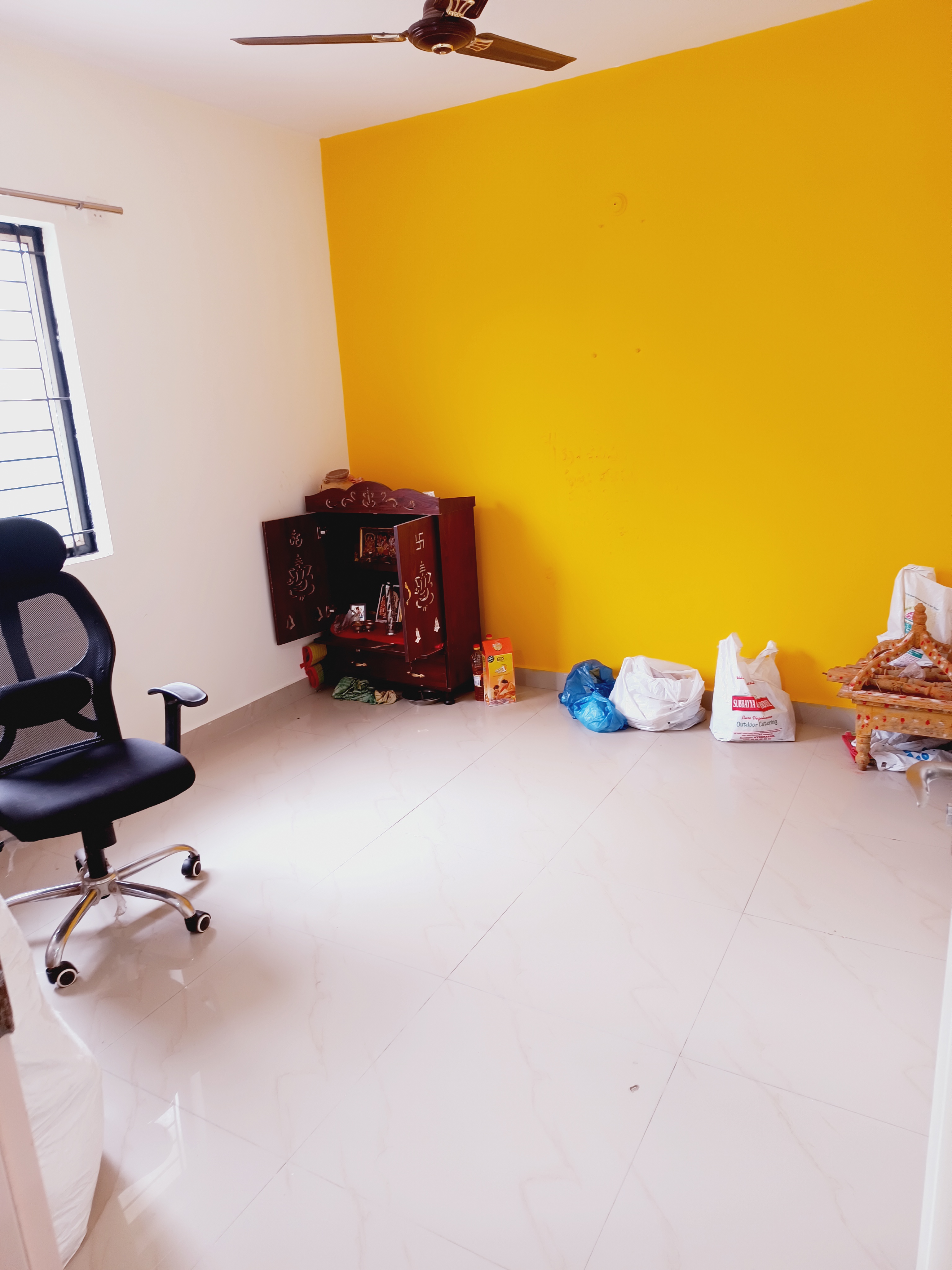 https://findmyroom-property-images-india.s3.ap-south-1.amazonaws.com/zcfvk-1719679431115-68882.jpg