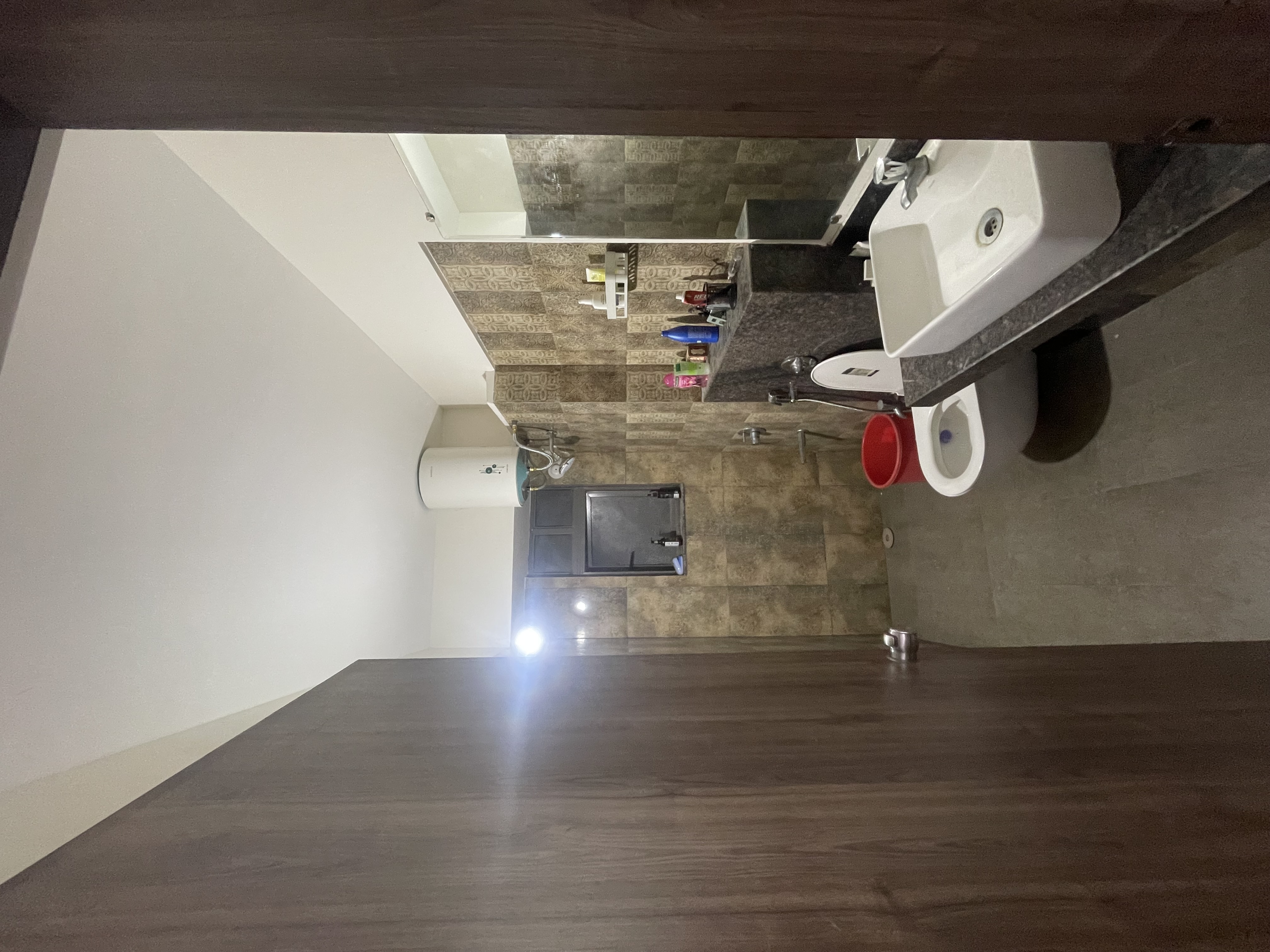https://findmyroom-property-images-india.s3.ap-south-1.amazonaws.com/zczij-1738938597764-80830.jpeg