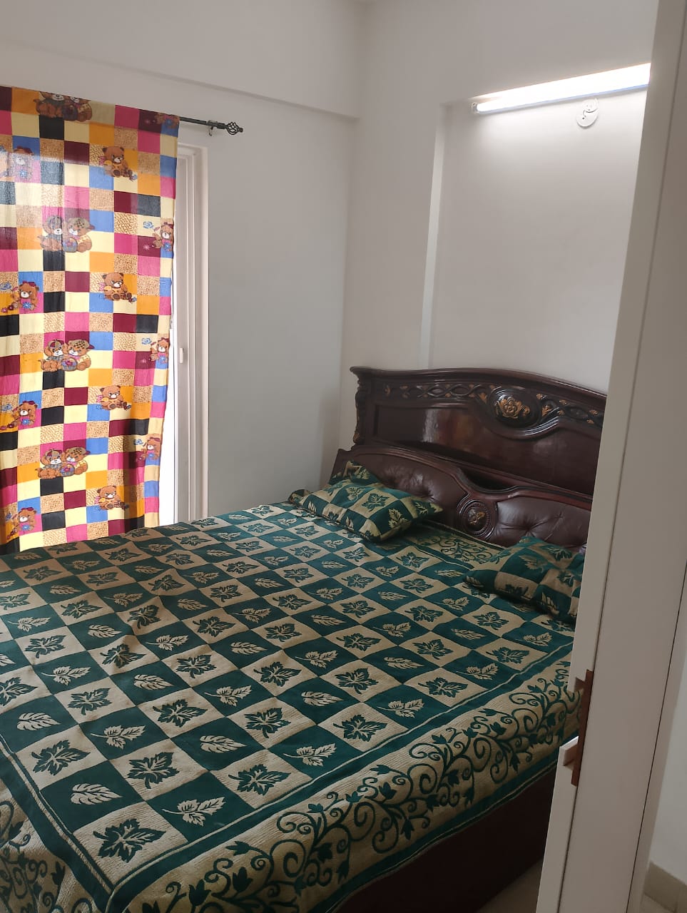 https://findmyroom-property-images-india.s3.ap-south-1.amazonaws.com/zdpbq-1733245268078-13300.jpg