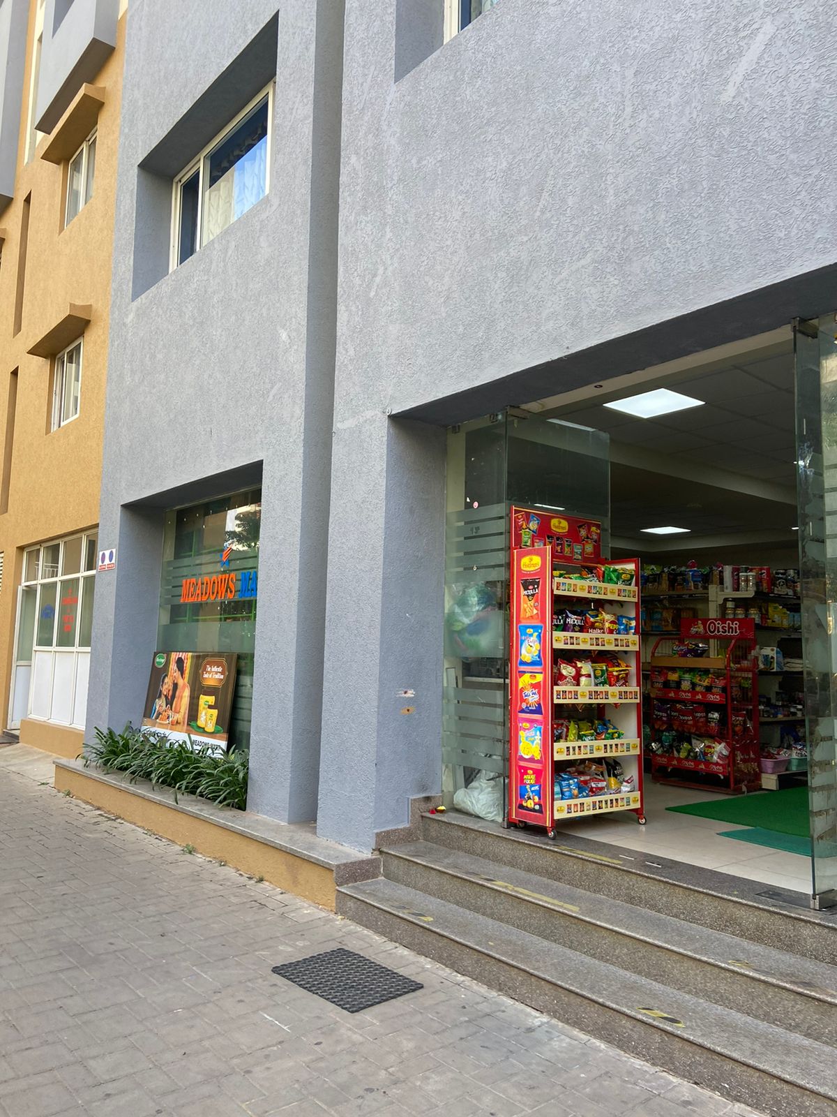 https://findmyroom-property-images-india.s3.ap-south-1.amazonaws.com/zdpwl-1721713560541-88476.jpg