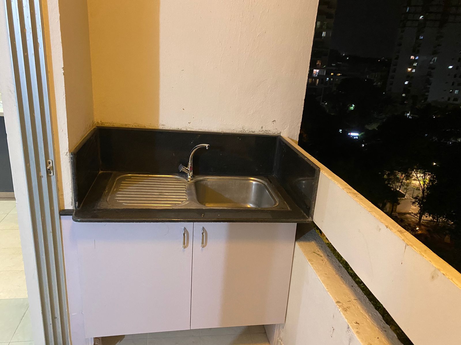 https://findmyroom-property-images-india.s3.ap-south-1.amazonaws.com/zeqti-1687840241753-50432.jpg