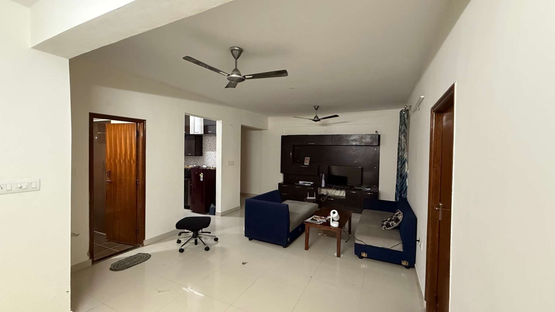 https://findmyroom-property-images-india.s3.ap-south-1.amazonaws.com/zevtn-1764916644820-61731