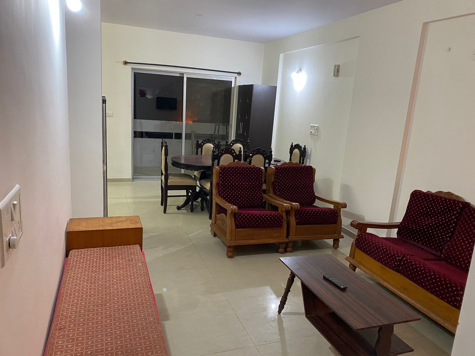 https://findmyroom-property-images-india.s3.ap-south-1.amazonaws.com/zhmvw-1687840241758-60632.jpg