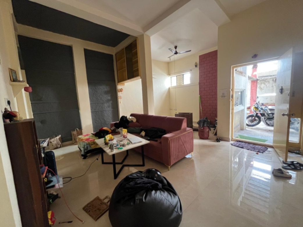 https://findmyroom-property-images-india.s3.ap-south-1.amazonaws.com/zhybg-1759771976546-33734
