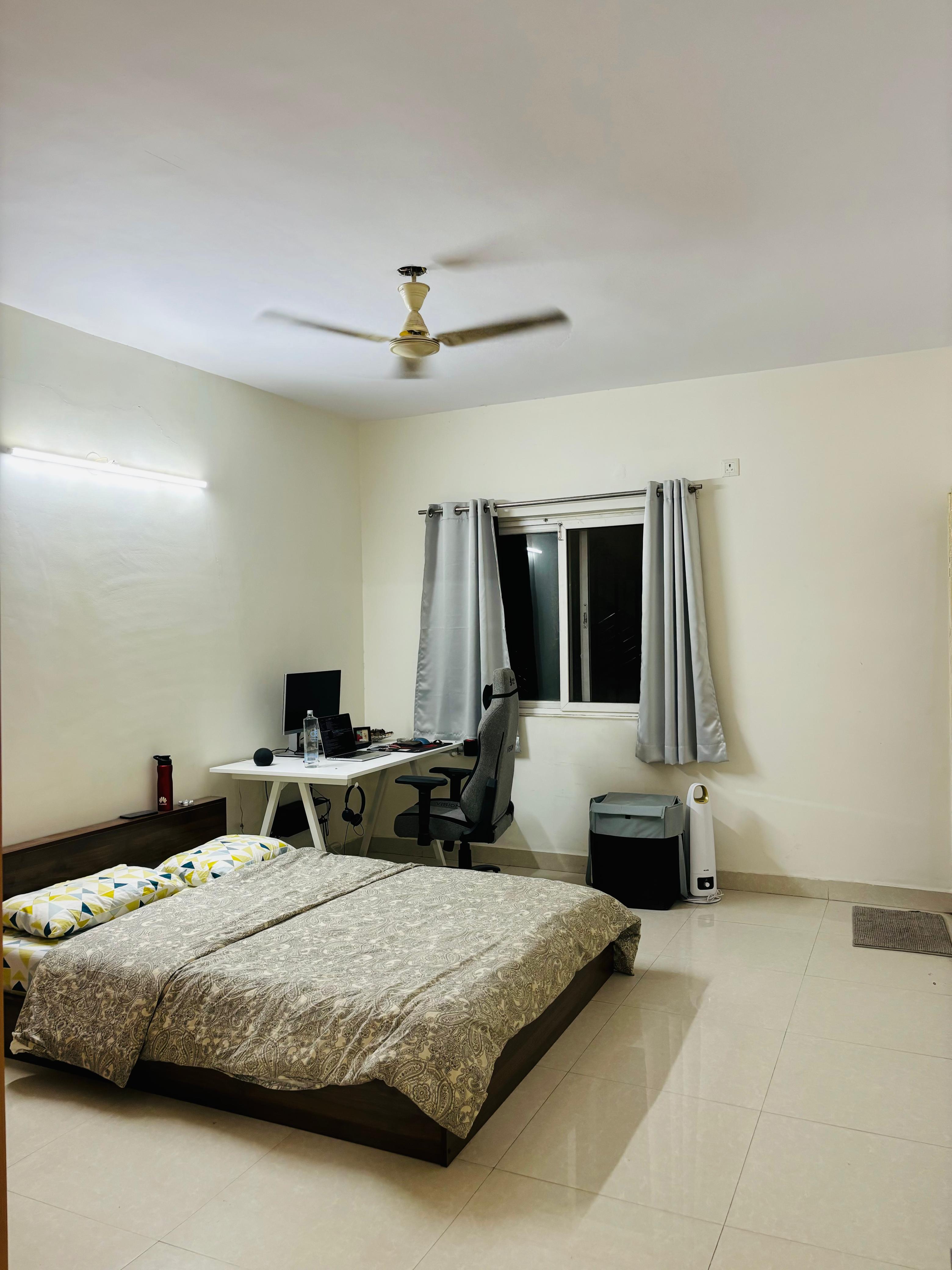 https://findmyroom-property-images-india.s3.ap-south-1.amazonaws.com/zmlcb-1723968279868-35541.jpeg
