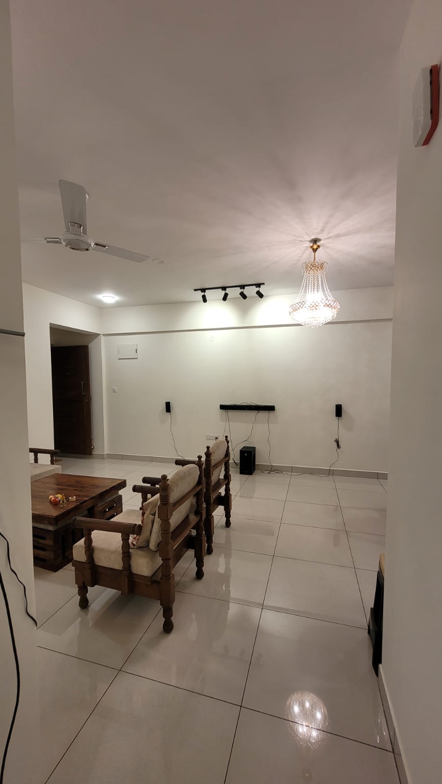 https://findmyroom-property-images-india.s3.ap-south-1.amazonaws.com/znpqf-1719142845274-22805.jpeg
