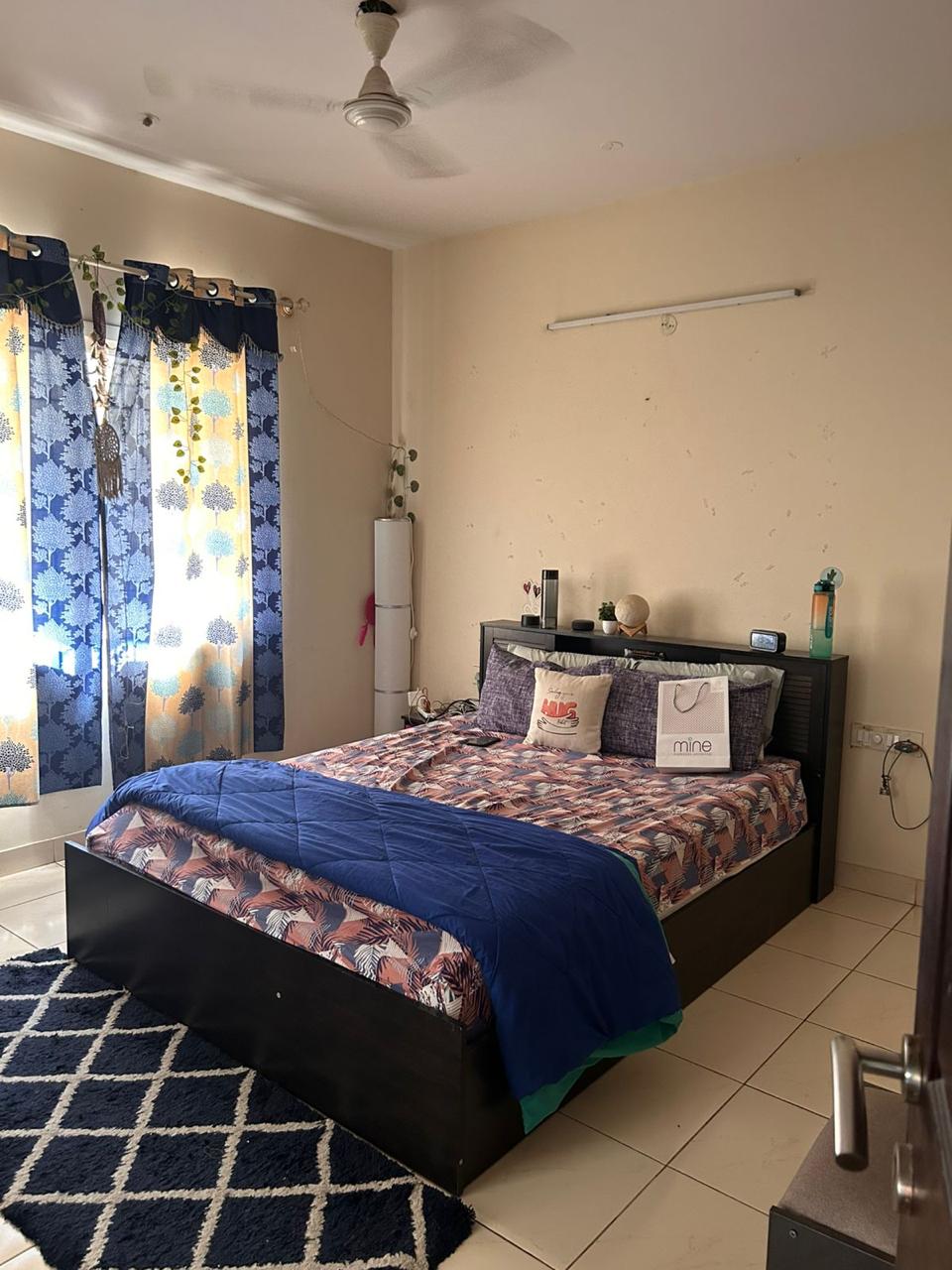 https://findmyroom-property-images-india.s3.ap-south-1.amazonaws.com/zsjcm-1740213061393-72246.jpg