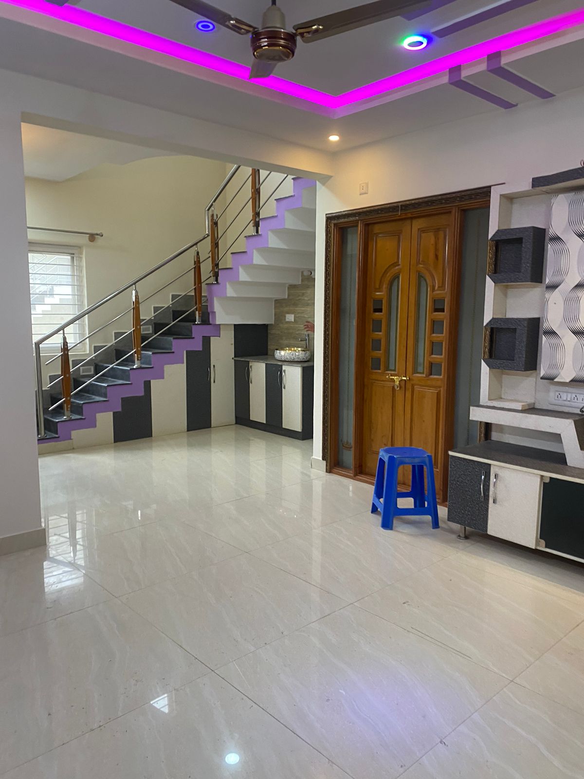https://findmyroom-property-images-india.s3.ap-south-1.amazonaws.com/ztwbd-1711169392341-34082.jpg