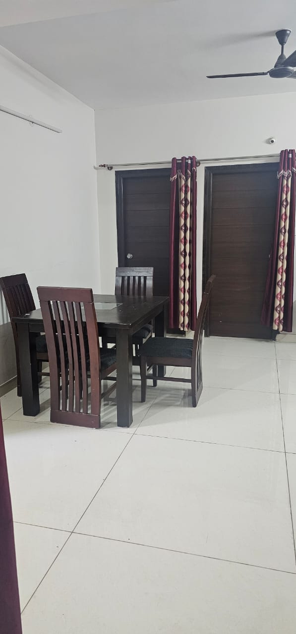 https://findmyroom-property-images-india.s3.ap-south-1.amazonaws.com/zudjx-1725021237088-11321.jpg