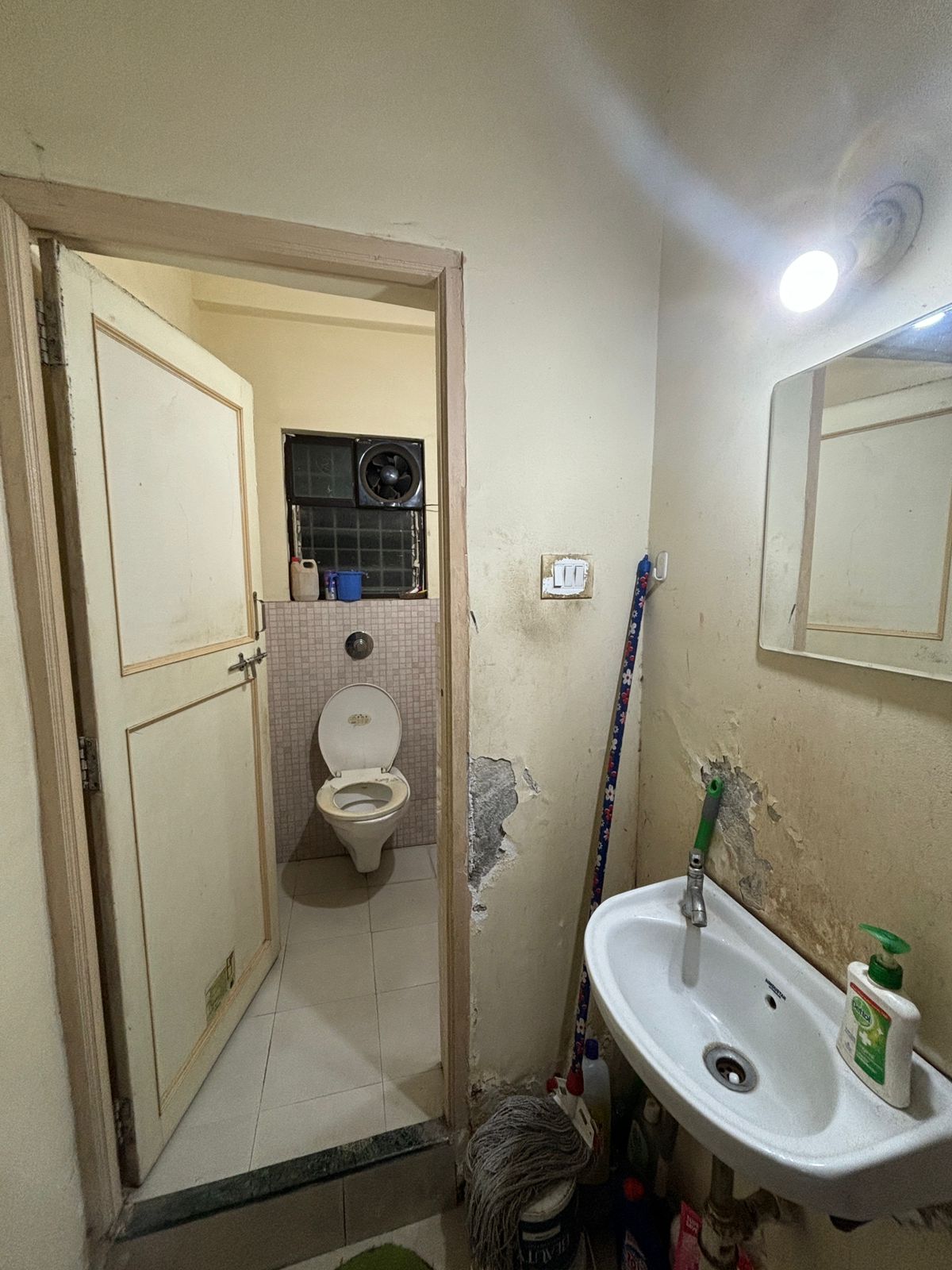 https://findmyroom-property-images-india.s3.ap-south-1.amazonaws.com/zxcvt-1730102707651-50764.jpeg