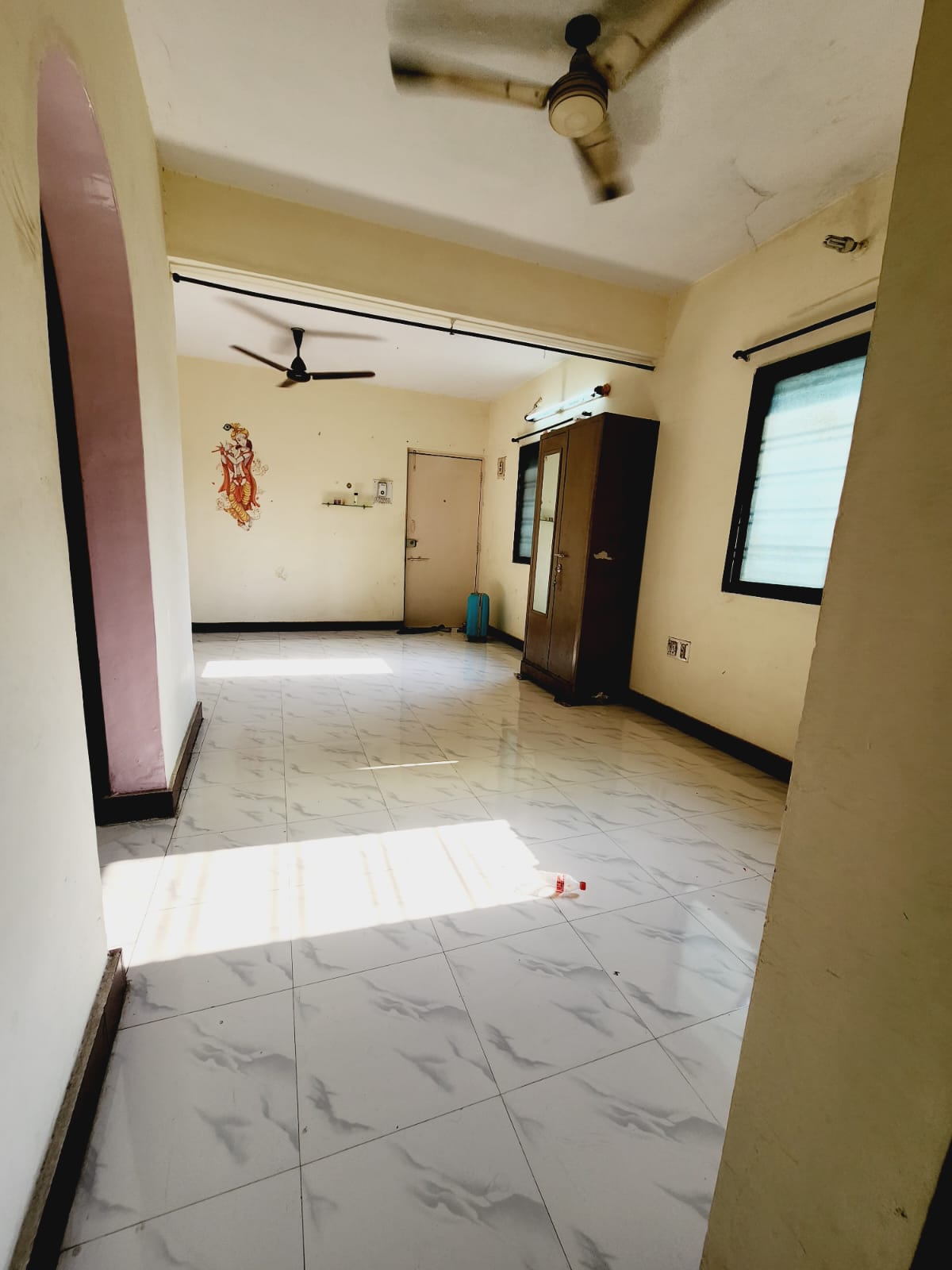 https://findmyroom-property-images-india.s3.ap-south-1.amazonaws.com/zzxgj-1715445202581-55711.jpg